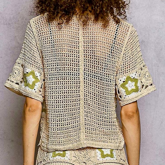 💚 Hello Gorgeous!! POL Button Front V-Neck Crochet Cardigan w/Contast Star - Picture 7 of 9